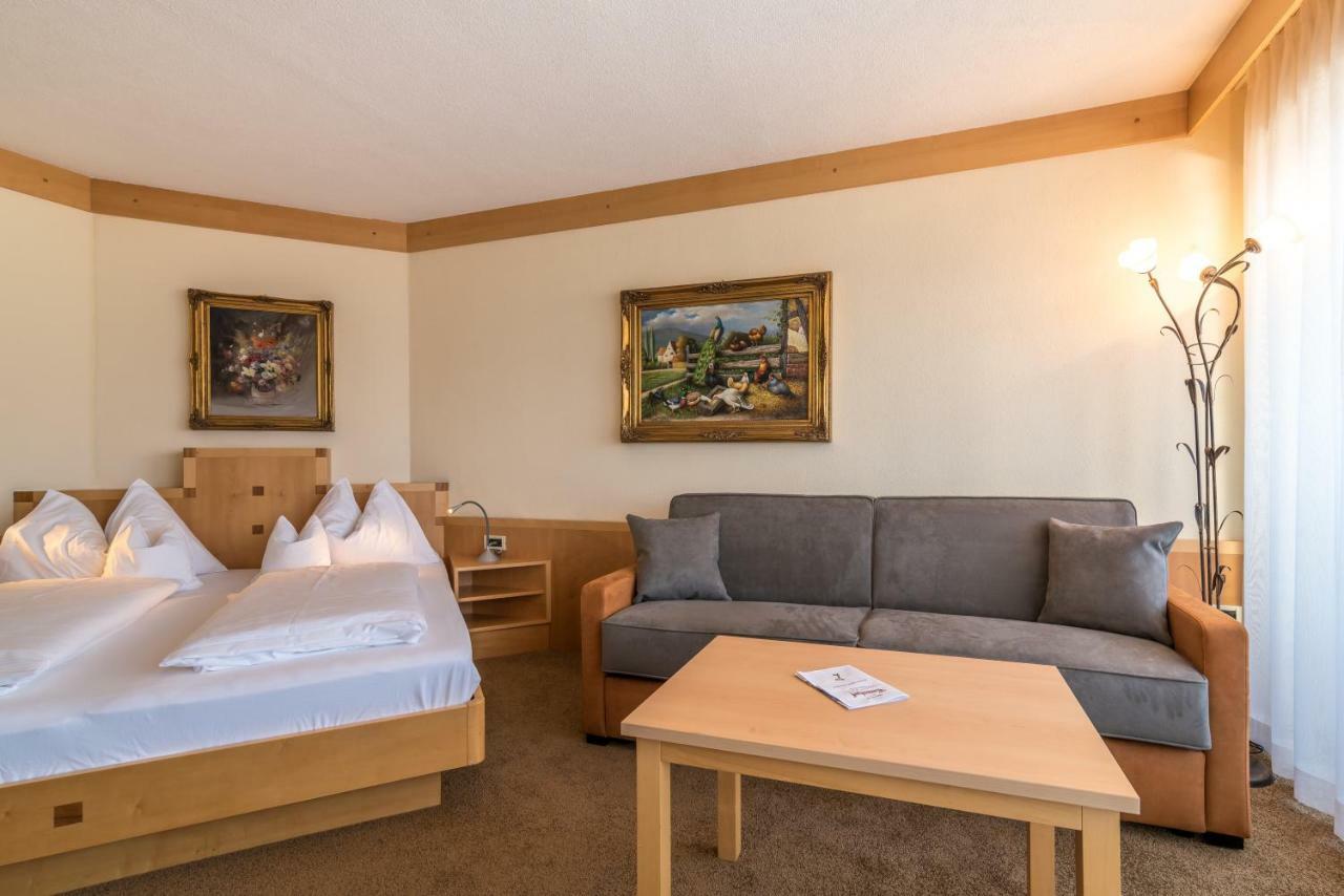 Hotel Taushof Scena Esterno foto