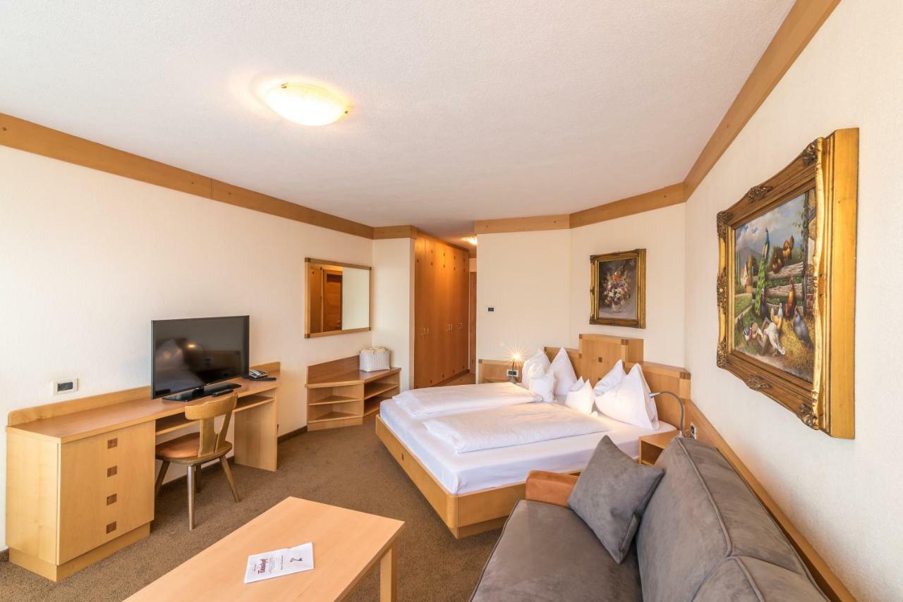 Hotel Taushof Scena Esterno foto